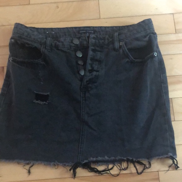 Im selling two joggings, two jeans and one skirt :) - Picture 2 of 10